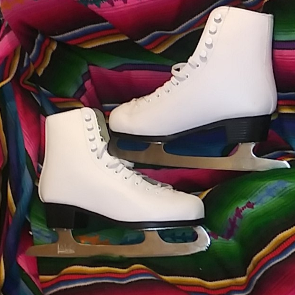 Ladies Ice Skates